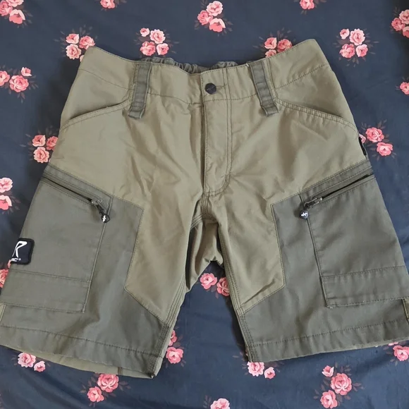 Revolution Khaki Women's Cargo Shorts - Picture 4 of 7